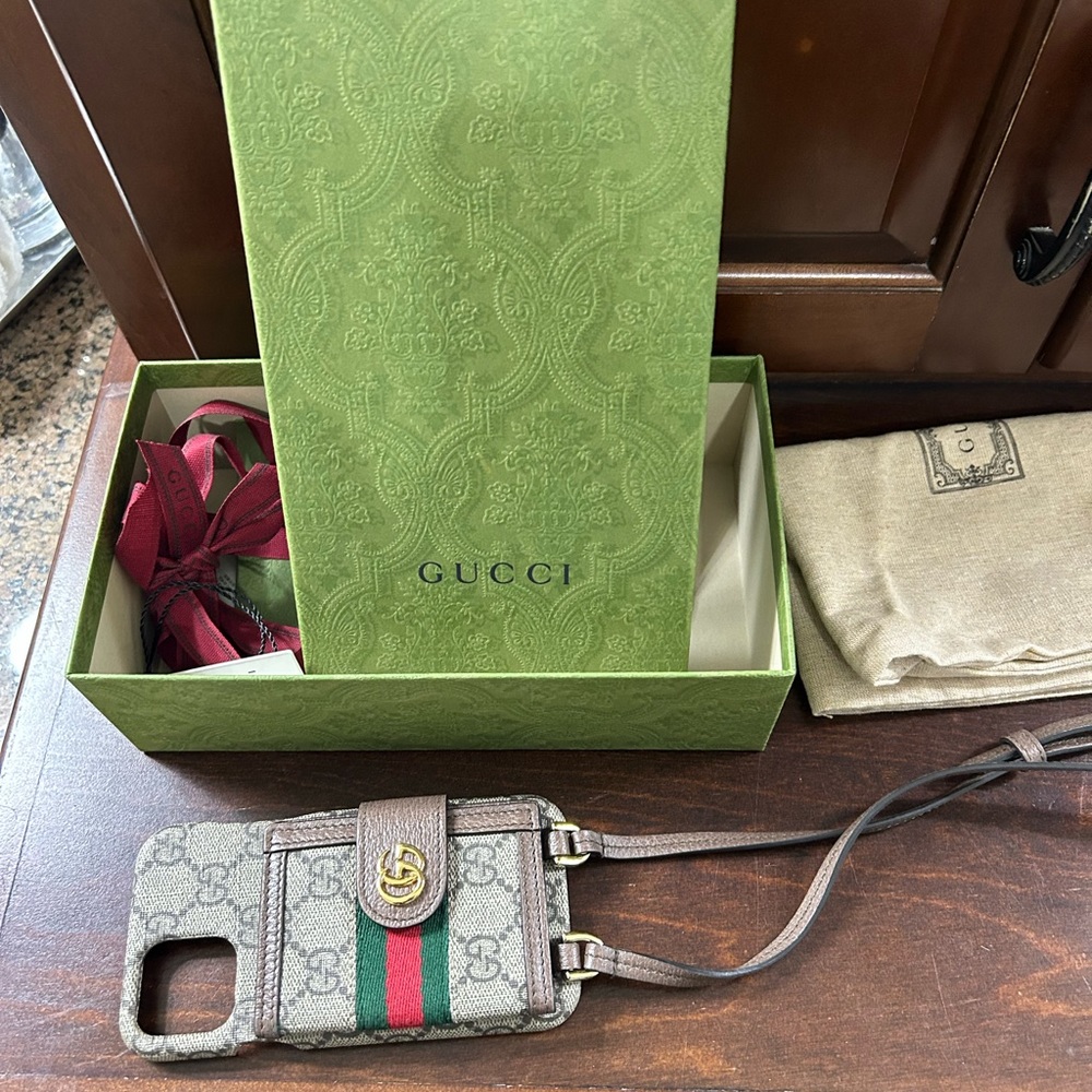GUCCI Ophidia case for iPhone 12 and iPhone 12 Pro - Picture 7 of 10